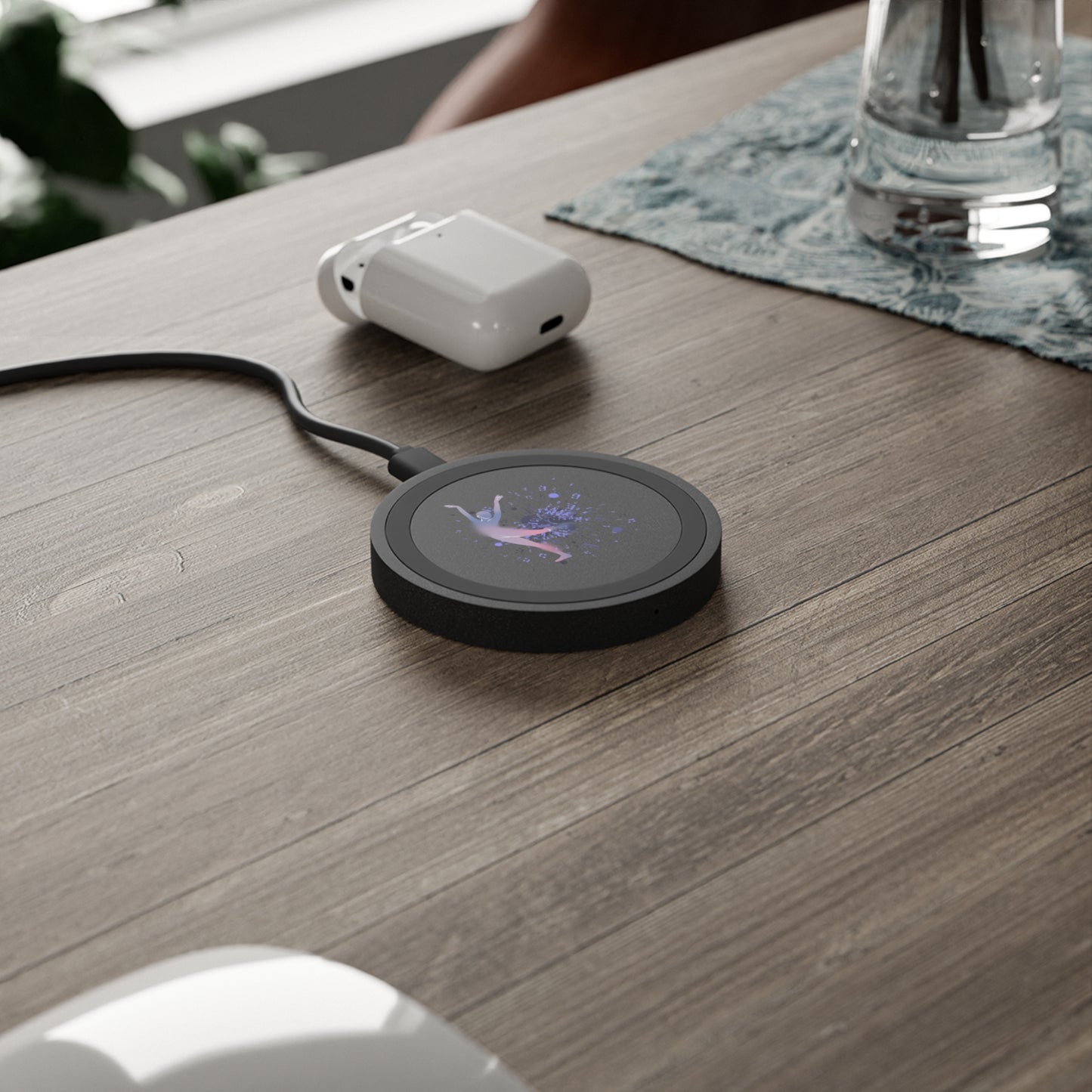 Wireless Charging Pad with Artistic Splash Design, Modern Tech Accessory, Unique Gift for Tech Lovers, Home Office Decor